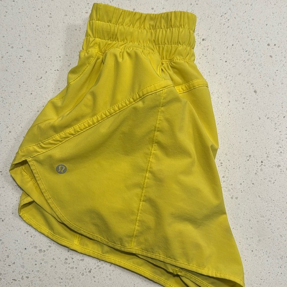 Lululemon Track That Short 3" Sonic Yellow Size 6 - Picture 2 of 3